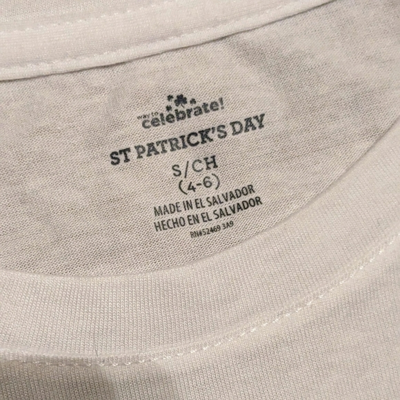 St Patrick's Day T-shirt "One Lucky Grandma" White Green Graphic Shamroc… - Picture 2 of 6